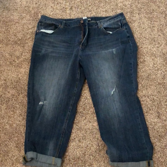 Capris - Picture 1 of 3